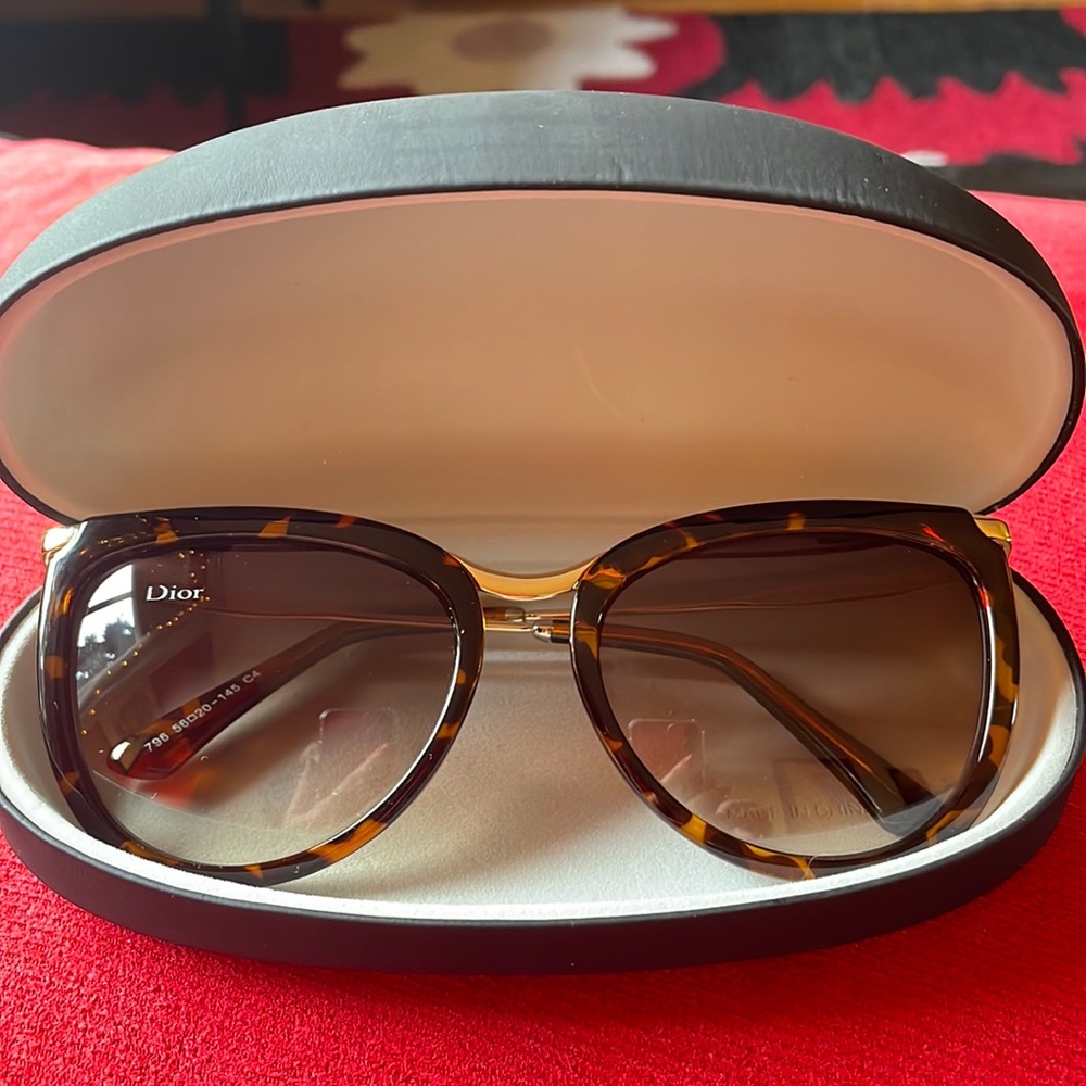 DIOR Sunglasses in Great Condition